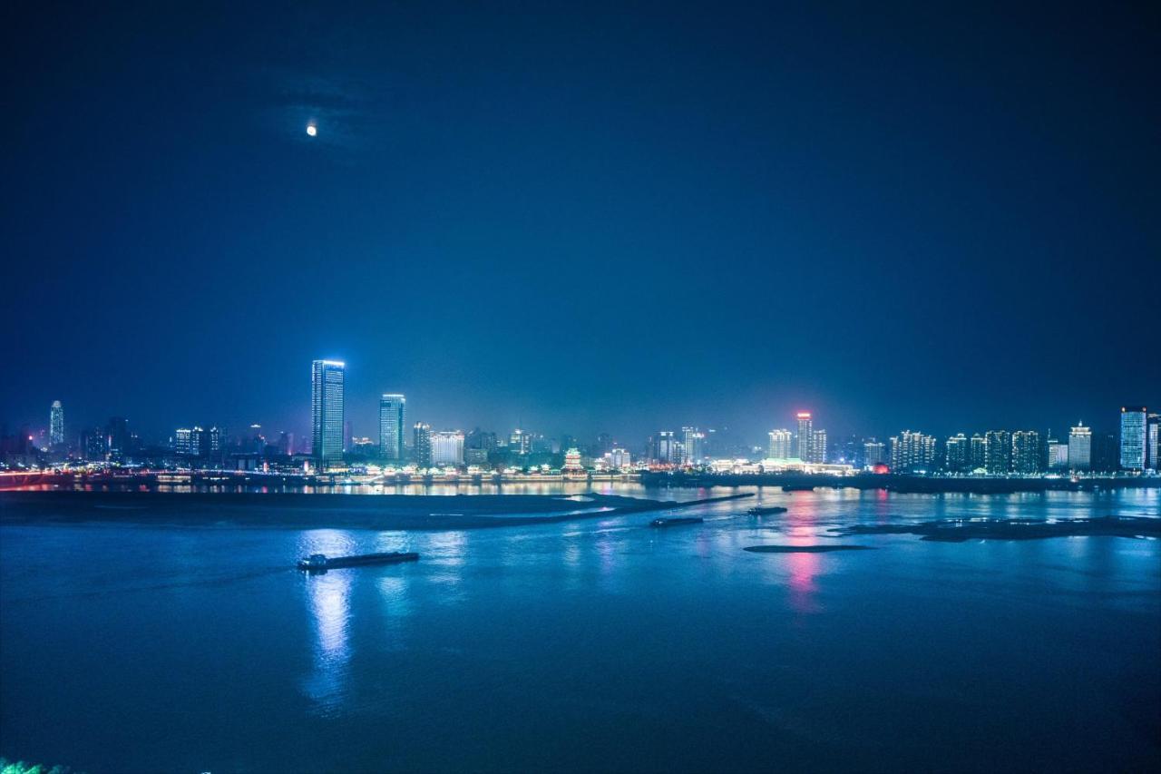 Holiday Inn Nanchang Riverside By Ihg Nanchang (Jiangxi) Exterior foto